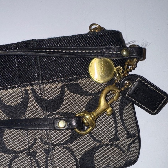 Beautiful Coach Signature Brown and Black Wristlet - Picture 10 of 10